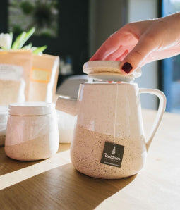 Découvrez la capsule de céramiques créées par Les Imparfaites pour Teatower