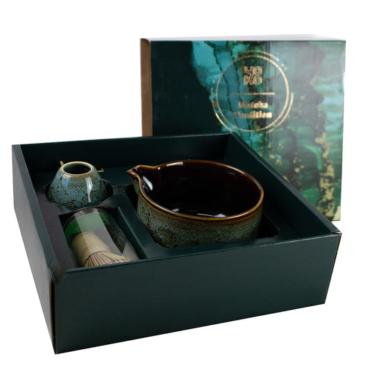 Set matcha tradition avec bol, fouet et accessoires en bois naturel