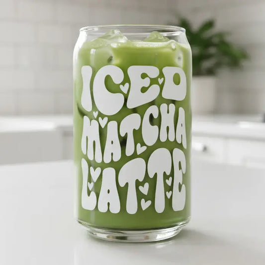 Verre transparent avec impression vinyle blanche « Iced Matcha Latte »